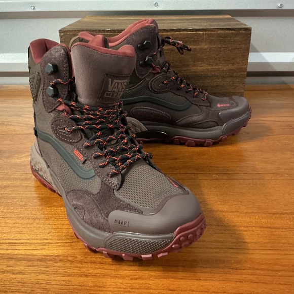 Vans Men Crestline MTE Brown Gore-Tex Hiking Boot Size 8.5 - Picture 1 of 8